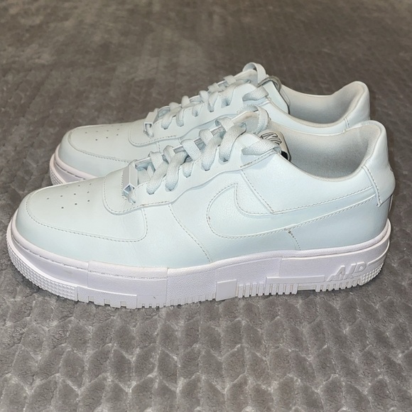 Nike Women’s Air Force 1 'Pixel Ghost Aqua' CK6649-400. Size 10. - Picture 2 of 12